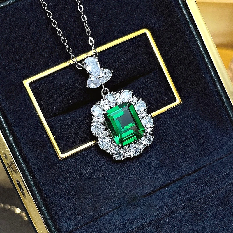 5ct Vintage Emerald Necklace