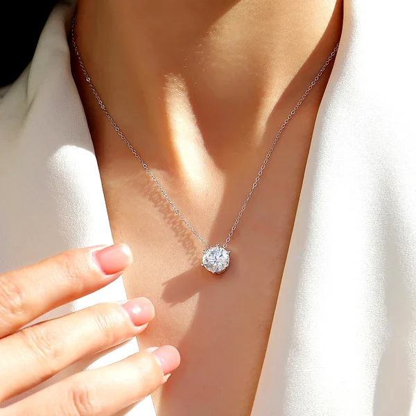 Moissanite 3.0carat Round Diamond Necklace Moissanite 3.0carat Round Diamond Necklace