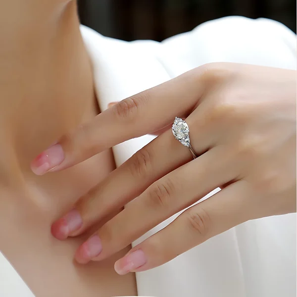 Moissanite 1.6carat Cushion Diamond Ring