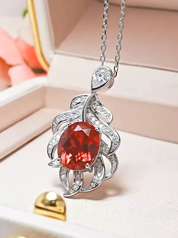 8ct Leaves Ruby Necklace 8ct Leaves Ruby Necklace