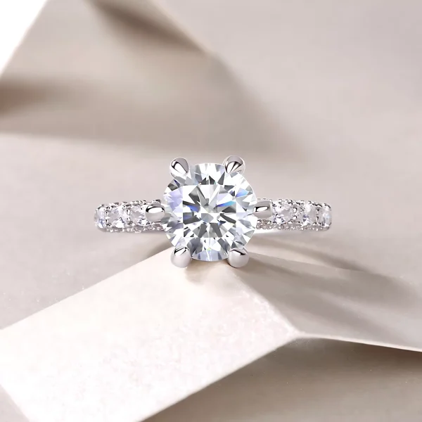 Moissanite 3.0carat 6-Prong Round Diamond Ring Moissanite 3.0carat 6-Prong Round Diamond Ring