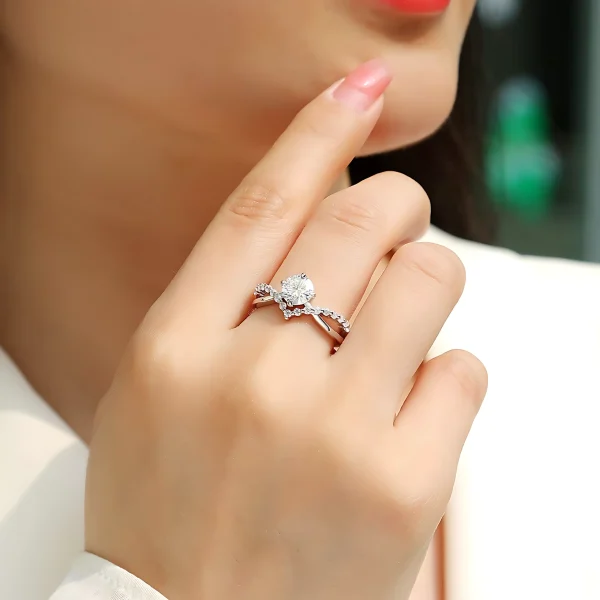 Moissanite Crown 1.0carat Diamond Ring Moissanite Crown 1.0carat Diamond Ring