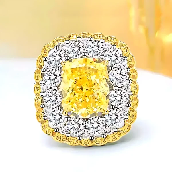 Luxurious 8ct Halo Citrine Ring Luxurious 8ct Halo Citrine Ring