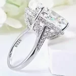 Luxurious 20ct Oval Diamond Ring