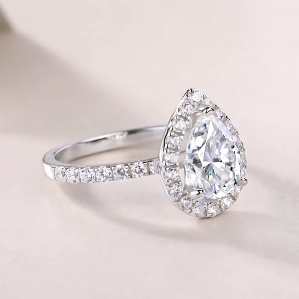 Moissanite 1.5carat Pear Halo Diamond Ring