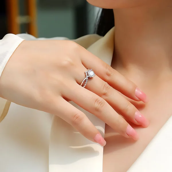 Moissanite Crown 1.0carat Diamond Ring Moissanite Crown 1.0carat Diamond Ring