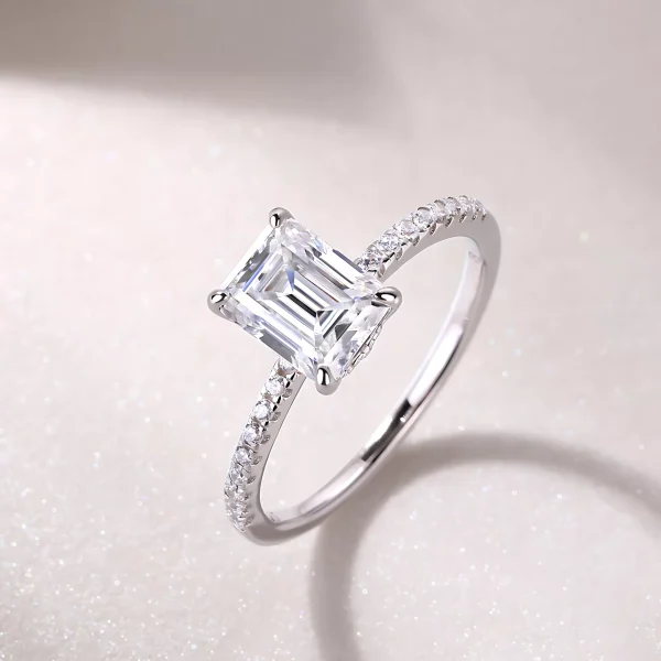 Moissanite 1.5carat Emerald Cut Diamond Ring Moissanite 1.5carat Emerald Cut Diamond Ring
