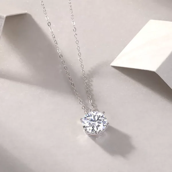Moissanite 3.0carat Round Diamond Necklace Moissanite 3.0carat Round Diamond Necklace