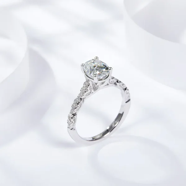 Moissanite 1.5carat 4-Prong Oval Diamond Ring