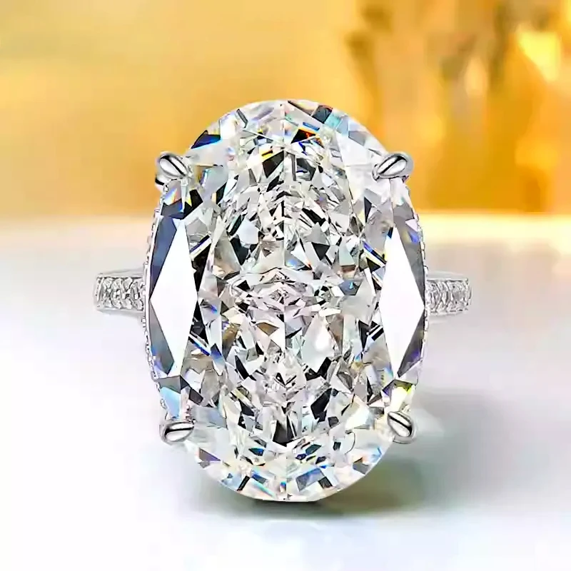 Luxurious 20ct Oval Diamond Ring