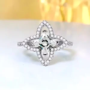 Four Leaf Clover Diamond Ring Four Leaf Clover Diamond Ring