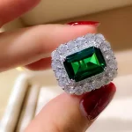 10ct Rectangular Halo Setting Emerald Ring