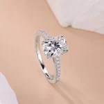 Moissanite Sidestone 3.0carat Oval Diamond Ring