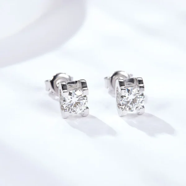 Moissanite Stud 1.0carat Round Diamond Earrings Moissanite Stud 1.0carat Round Diamond Earrings