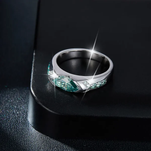 Moissanite 1.0carat Green Marquise Diamond Ring