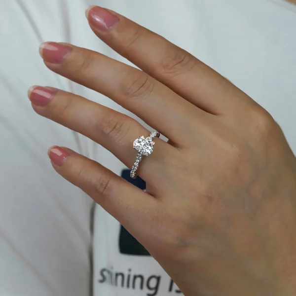 Moissanite 1.5carat 4-Prong Oval Diamond Ring