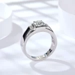 Moissanite Men’s 1.0carat Round Diamond Ring