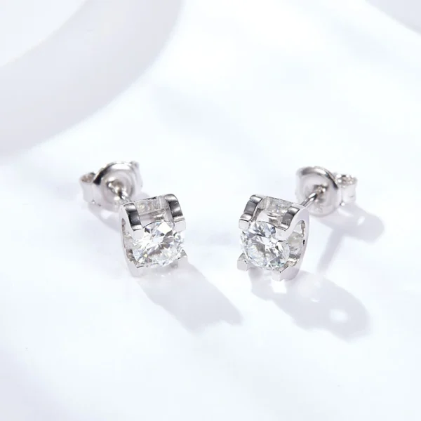 Moissanite Stud 1.0carat Round Diamond Earrings Moissanite Stud 1.0carat Round Diamond Earrings