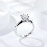 Moissanite 1.0carat 6-Prong Solitaire Round Diamond Ring