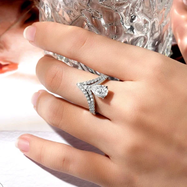 Moissanite Row 1.5carat Pear Diamond Ring Moissanite Row 1.5carat Pear Diamond Ring