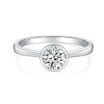 Moissanite 1.0carct Bezel-Set Round Diamond Ring