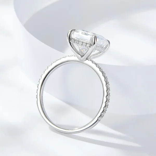 Moissanite Vintage 4.0carat Emerald Diamond Ring