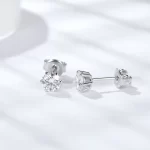 Moissanite 1.0carat 6-Prong Round Diamond Earrings