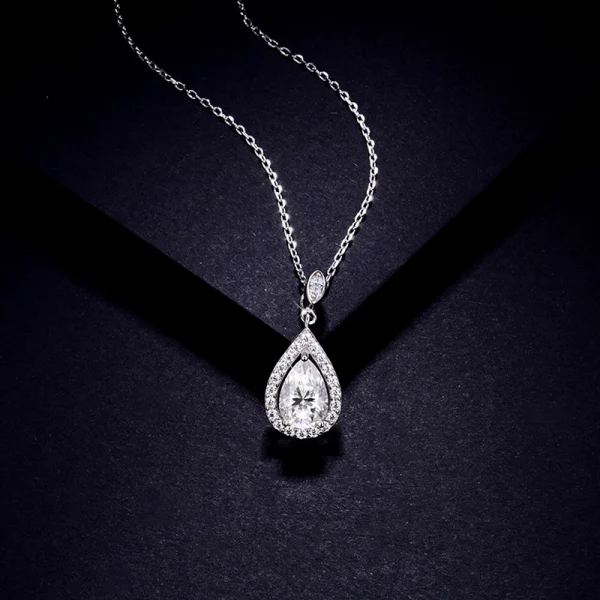 Moissanite 1.5carat Pear Pendant Diamond Necklace