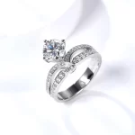 Moissanite 2.0carat Crown Cushion Diamond Ring