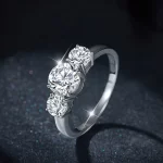 Moissanite 1.0carat Three Stone Round Diamond Ring